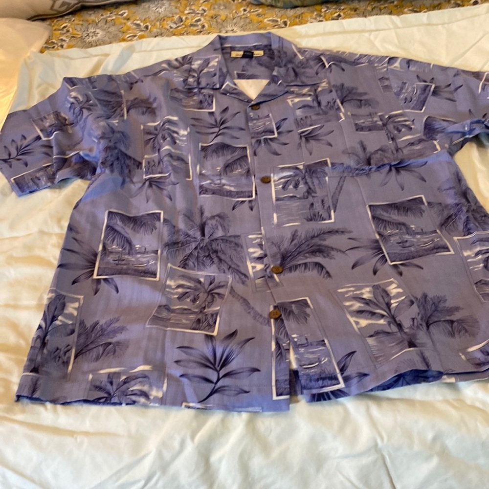 Tommy Bahama silk Hawaiian shirt EUC Jul2512